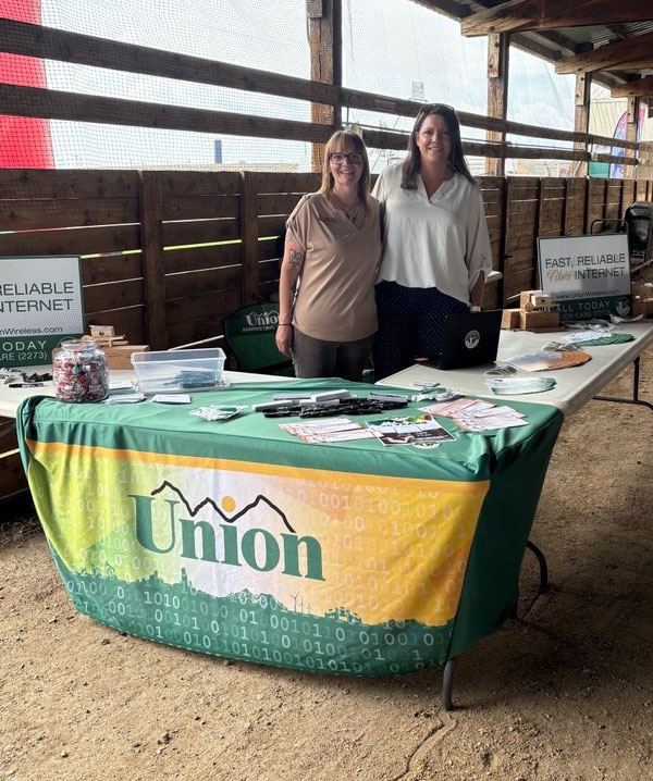 UnionWireless Customer Care reps at the county fair